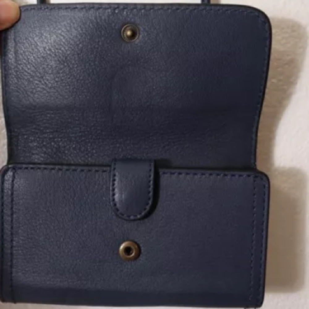 Nwt- Frye navy crossbody wallet lily MINT! - Picture 6 of 7